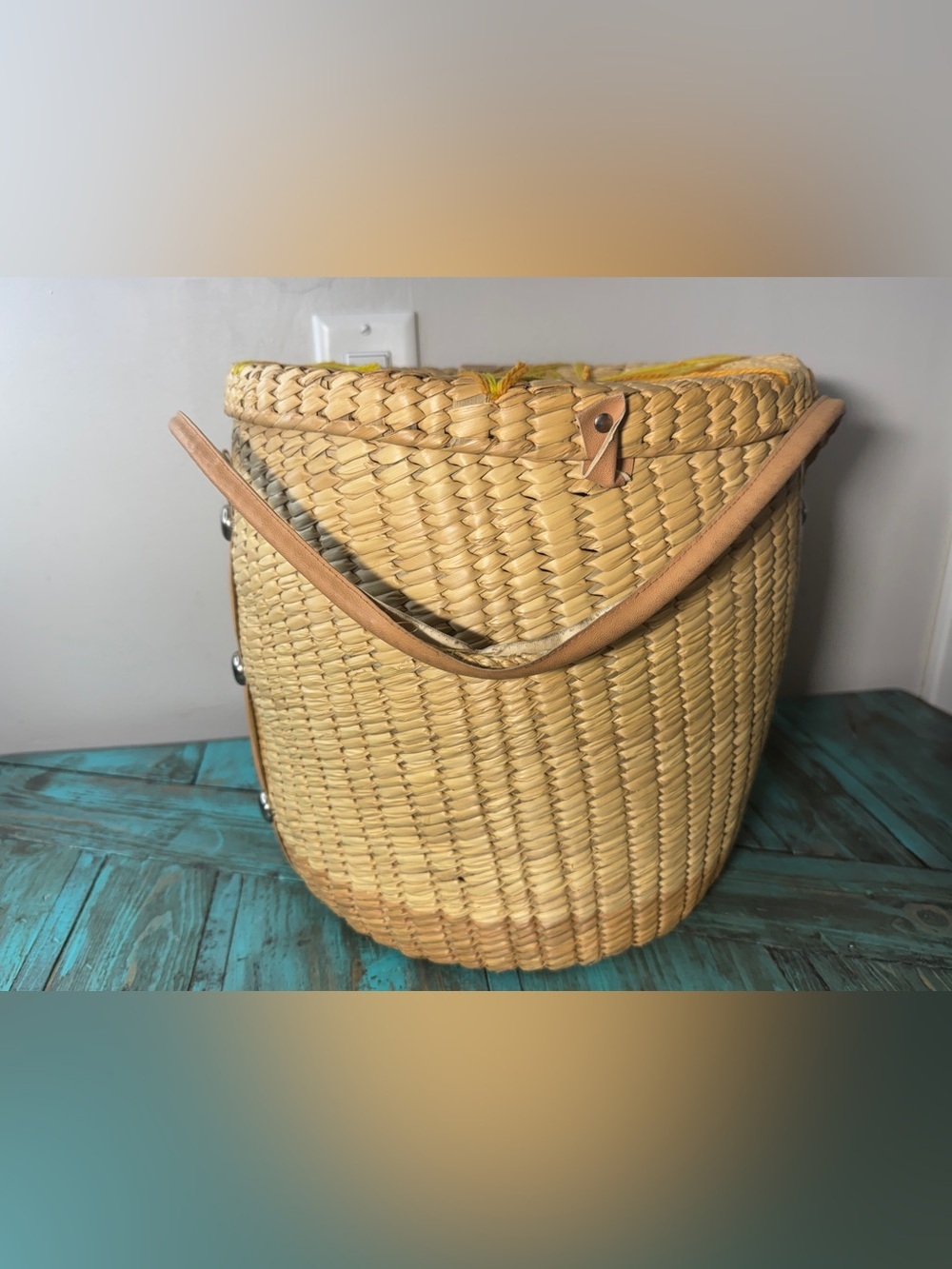Vintage Raffia Basket Purse w/ Lid Floral Appliqué Boho Woven Straw Bag - Picture 4 of 15